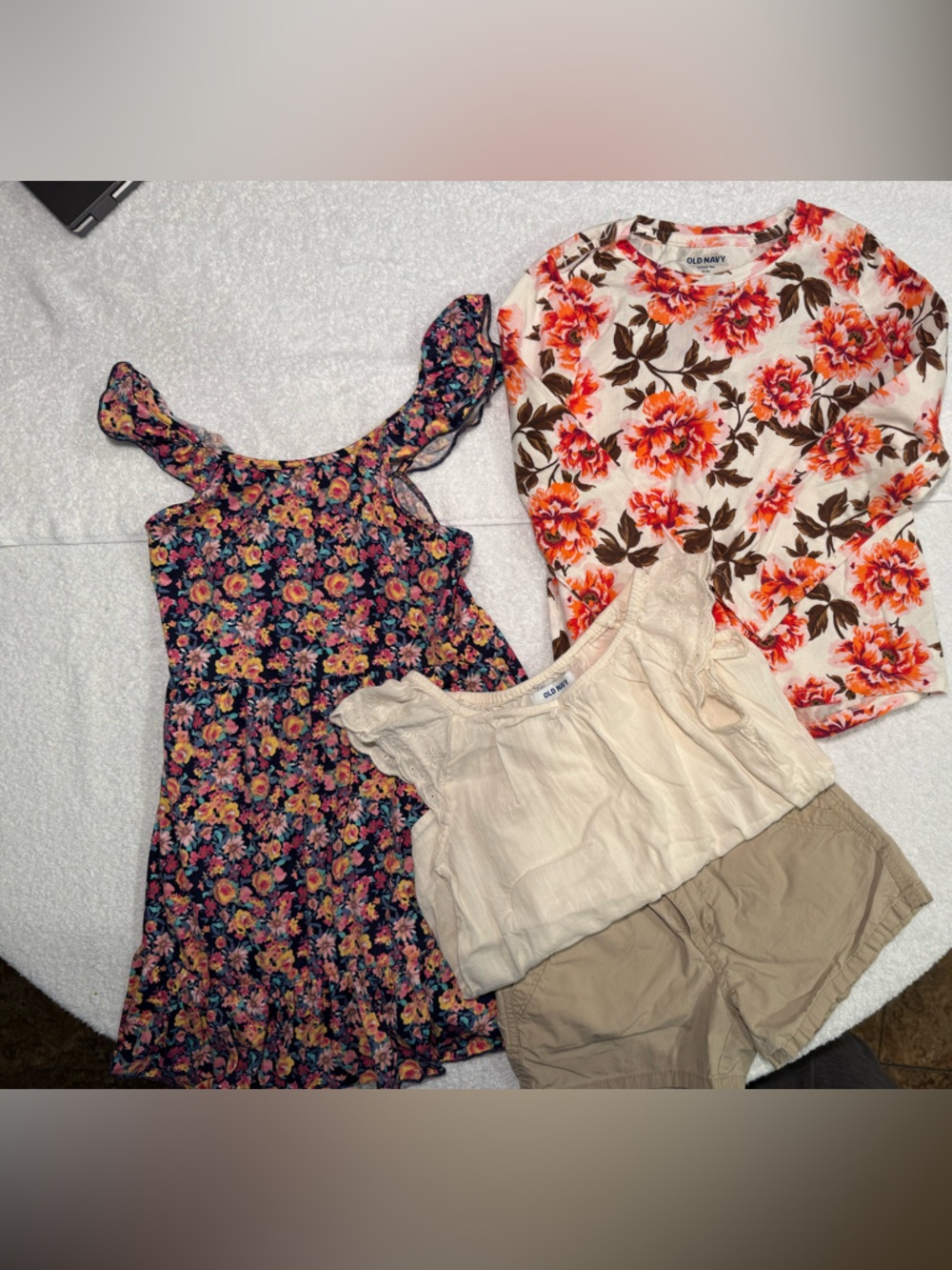 Bundle of girls size 8 summer pieces.